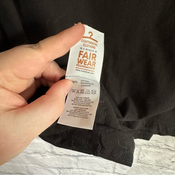 PREOWNED ABBEY ROAD BEATLES BLACK RED TSHIRT MENS XL - Picture 4 of 6